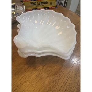 Vintage White Milk Glass Scallop Shell Trinket Dish Coastal Ribbed Bowl Set of 3